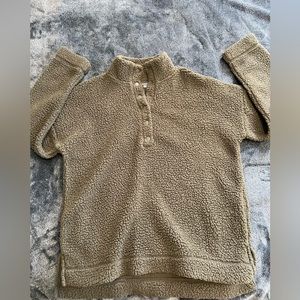 fuzzy xs aerie crew neck with buttons